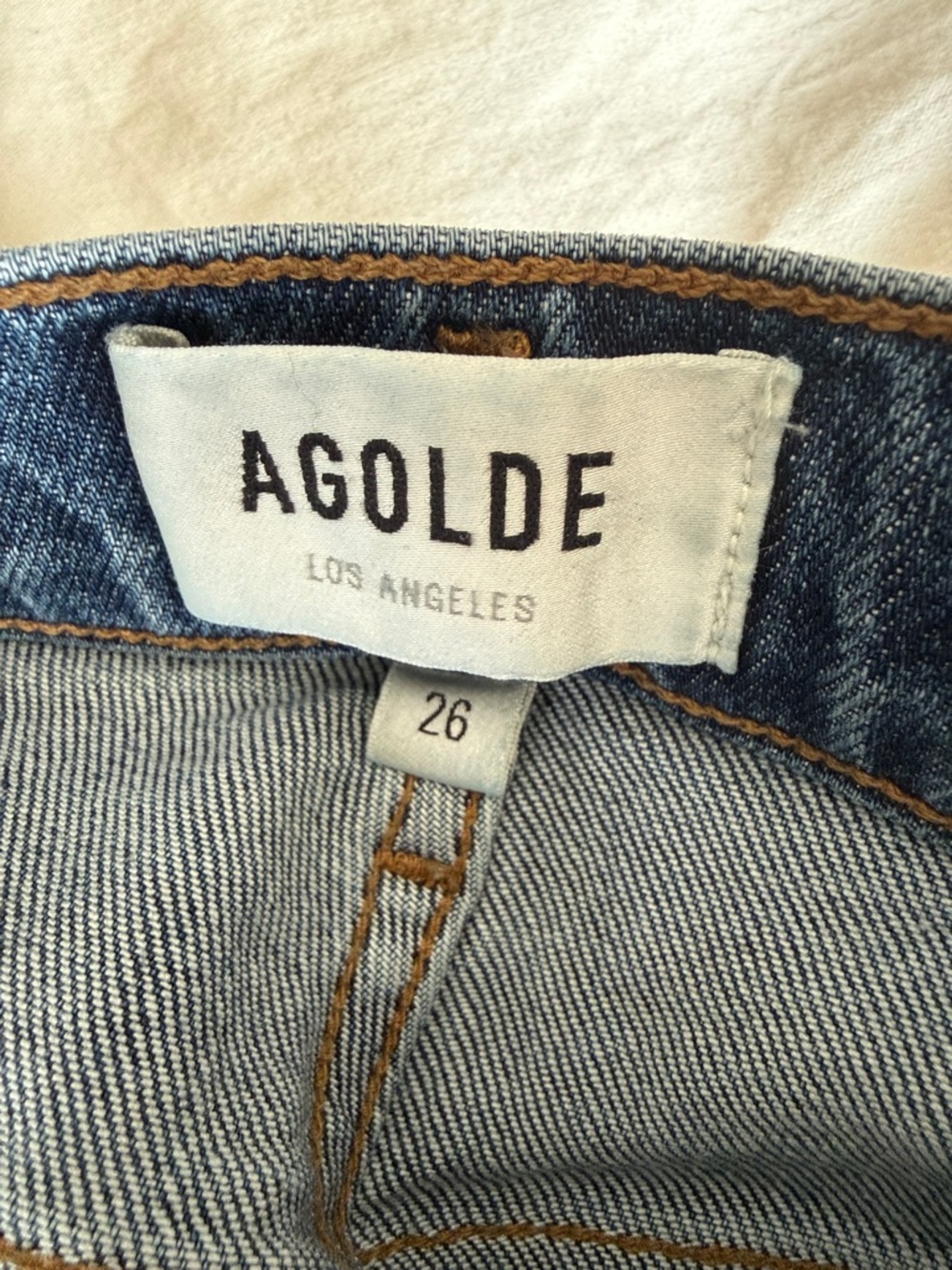 Agolde Classic Straight-Leg Jeans in Washed Blue - Picture 3 of 5